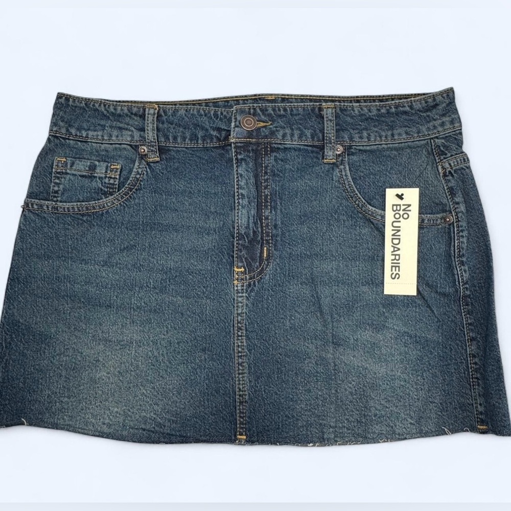 No Boundaries Denim Raw Hem Denim Skirt Mid Rise Size Medium (8-10) New